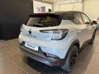 Neu Renault Captur Esprit Alpine 140 PS (102 kW) 2026 Rafalegrau SUV