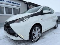 Gebraucht Toyota Aygo X-play 69 PS (50 kW) 2016 Weiß Kleinwagen
