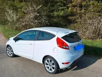 Usata Ford Fiesta 80 CV (58 kW) 2012 Bianco Utilitaria