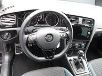 Gebraucht VW Golf VII IQ Drive 131 PS (96 kW) 2019 Schwarz metallic Limousine