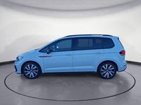 Gebraucht VW Touran Highline 150 PS (110 kW) 2024 Oryxweiß perlmutteffekt Van / Kleinbus