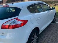 Gebraucht Renault Mégane 102 PS (75 kW) 2014 Weiß Limousine