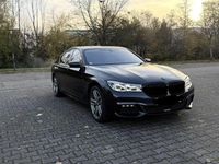 Gebraucht BMW 750 449 PS (330 kW) 2018 Grau Limousine