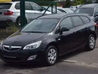 Używany Opel Astra Design Edition 120 KM (88 kW) 2011 Czarny Kombi