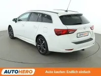 Gebraucht Toyota Avensis Team 147 PS (108 kW) 2018 Weiß Kombi