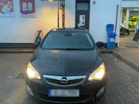 Gebraucht Opel Astra 116 PS (85 kW) 2011 Schwarz Limousine