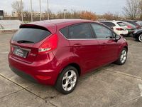 Gebraucht Ford Fiesta Titanium 82 PS (60 kW) 2010 Rot Kleinwagen
