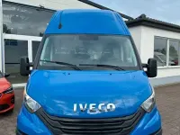 Second-hand Iveco Daily 175 CP (128 kW) 2024 Albastru Berlinǎ