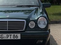 Gebraucht Mercedes E280 Avantgarde 204 PS (150 kW) 1997 Grün Limousine