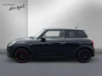 Używany Mini Cooper Essential 136 KM (100 kW) 2023 Czarny Hatchback