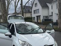 Gebraucht Ford Fiesta Titanium 97 PS (71 kW) 2009 Weiß Kleinwagen