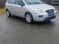 Gebraucht Kia Carens 103 PS (75 kW) 2007 Silber Van / Kleinbus