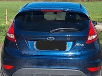 Gebraucht Ford Fiesta Ambiente 92 PS (67 kW) 2010 Blau Kleinwagen