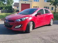 Gebraucht Hyundai i30 Classic 99 PS (72 kW) 2012 Rot Limousine