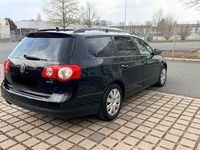 Gebraucht VW Passat 140 PS (102 kW) 2010 Schwarz Kombi