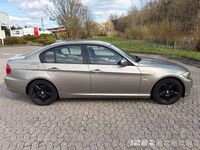 Gebraucht BMW 320 177 PS (130 kW) 2009 Gold Limousine