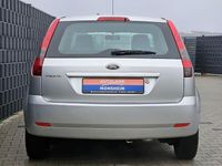 Gebraucht Ford Fiesta Ambiente 69 PS (50 kW) 2005 Silber Kleinwagen