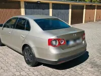 Używany VW Jetta Comfortline 102 KM (75 kW) 2005 Złoty Sedan/Limuzyna