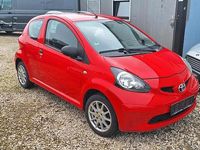 Gebraucht Toyota Aygo 68 PS (50 kW) 2008 Rot Kleinwagen