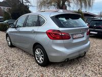 Gebraucht BMW 218 Basis 136 PS (100 kW) 2016 Glaciersilber metallic Limousine