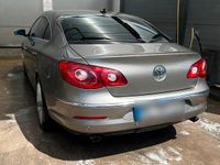 Usata VW Passat 170 CV (125 kW) 2010 Marrone Berlina