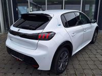 Gebraucht Peugeot e-208 Allure 100 kW (136 PS) 2023 Weiß Kleinwagen