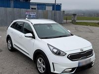 Gebraucht Kia Niro Silver 141 PS (103 kW) 2017 Weiß SUV