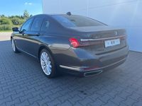 Gebraucht BMW 740 Shadowline 340 PS (250 kW) 2021 Grau metallic sophistograu brillanteffekt metagrau Limousine