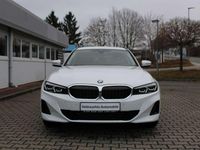 Gebraucht BMW 318 156 PS (114 kW) 2023 Alpinweiss iii Kombi