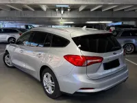 Używany Ford Focus 120 KM (88 kW) 2020 Srebrny Sedan/Limuzyna