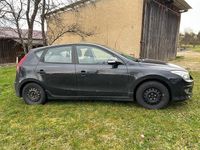 Gebraucht Hyundai i30 90 PS (66 kW) 2011 Schwarz Kleinwagen