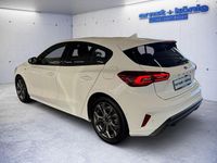 Gebraucht Ford Focus ST-Line X 125 PS (91 kW) 2024 Frost weiß Limousine
