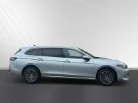 Gebraucht VW Passat Elegance 193 PS (141 kW) 2024 Silber Kombi