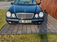 Gebraucht Mercedes E270 170 PS (125 kW) 2001 Blau Limousine