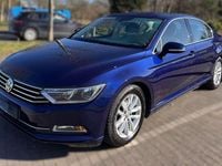 Gebraucht VW Passat Comfortline 150 PS (110 kW) 2017 Atlantic blue metallic Limousine