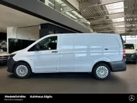 Gebraucht Mercedes Vito 163 PS (119 kW) 2024 Arktikweiß Van