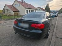Gebraucht BMW 320 184 PS (135 kW) 2010 Schwarz Coupé