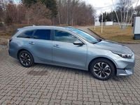 Neu Kia Ceed Sportswagon 140 PS (102 kW) 2025 Grau Kombi