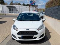 Gebraucht Ford Fiesta Trend 80 PS (58 kW) 2016 Weiß Kleinwagen