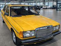 Gebraucht Mercedes 200 109 PS (80 kW) 1983 Gelb Limousine