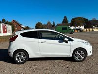 Gebraucht Ford Fiesta Titanium 82 PS (60 kW) 2009 Weiß Kleinwagen
