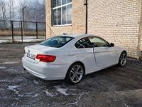 Używany BMW 330 Exclusive 245 KM (180 kW) 2013 Biały Coupe