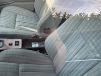 Second-hand Mercedes E250 90 CP (66 kW) 1992 Gri