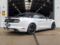 Gebraucht Ford Mustang Convertible 305 PS (224 kW) 2015 Weiß Cabrio