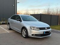 Gebraucht VW Jetta 105 PS (77 kW) 2011 Silber Limousine