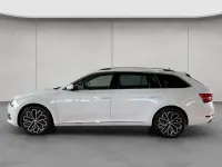 Gebraucht Skoda Superb LAURIN & KLEMENT 150 PS (110 kW) 2023 Moonweiß perleffekt Kombi