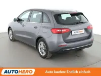 Gebraucht Mercedes B200 Style 150 PS (110 kW) 2019 Grau Kleinwagen