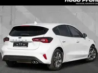 Gebraucht Ford Focus ST-Line X 116 PS (85 kW) 2024 Frozen white uni Limousine