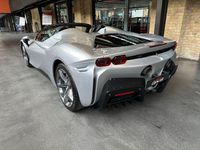 Gebraucht Ferrari SF90 999 PS (734 kW) 2024 Argento nürburgring Cabrio