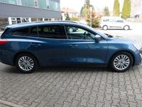 Gebraucht Ford Focus Titanium 120 PS (88 kW) 2018 Blau Kombi